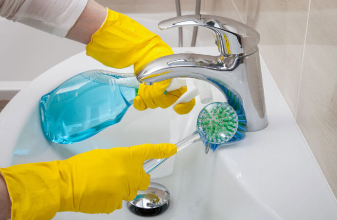Sprzątanie domowej łazienki – kilka praktycznych porad od firmy sprzątającej